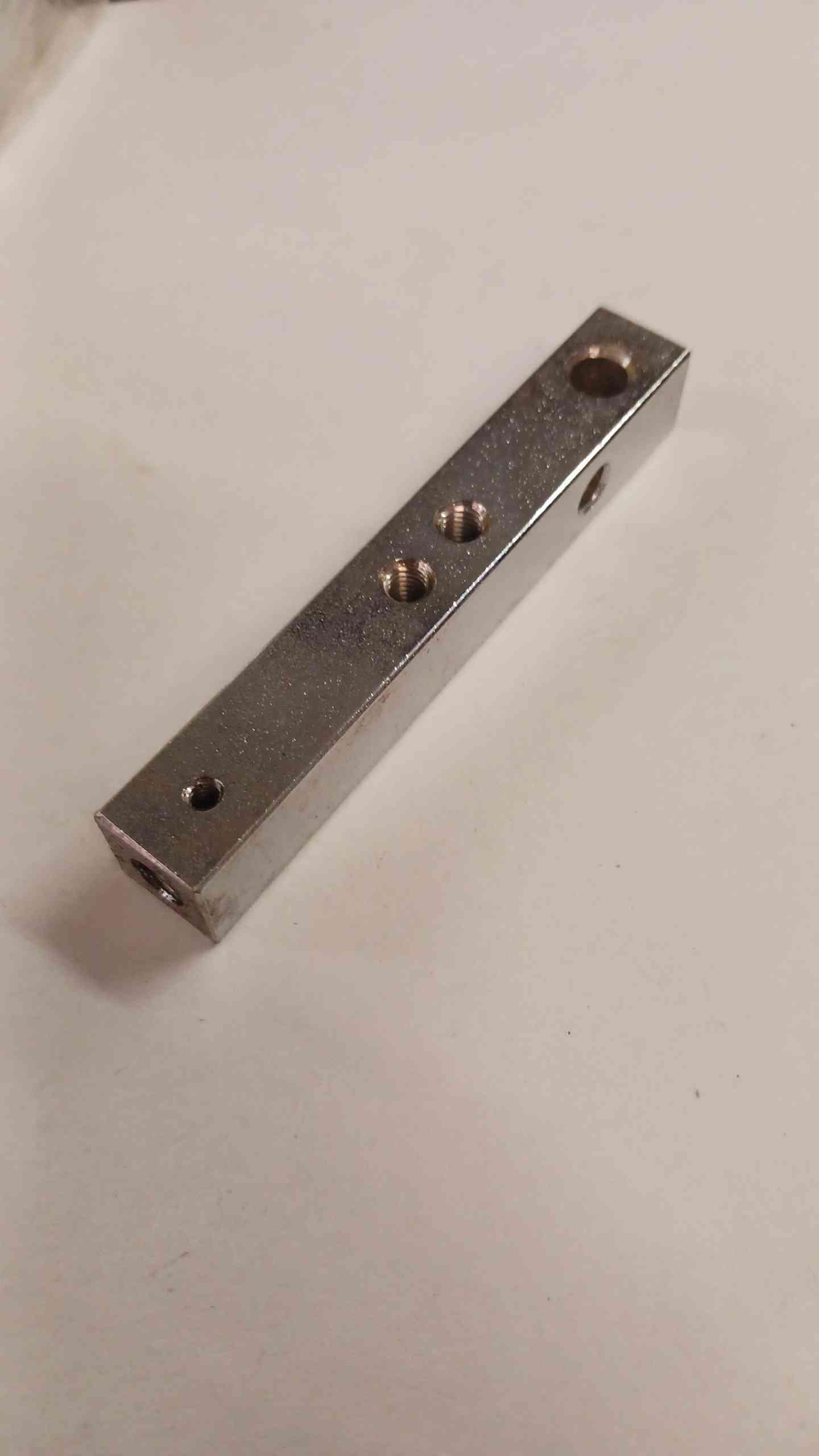 J05-0121-001
Bracket For H0024