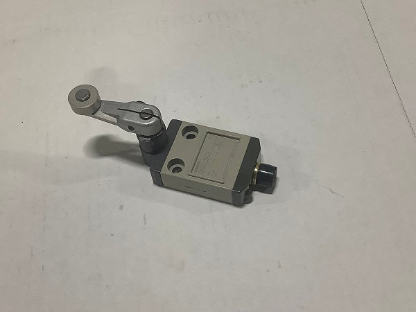 30000373 

Limit switch, Roller arm, Upper and lower carriage Q300 old style 