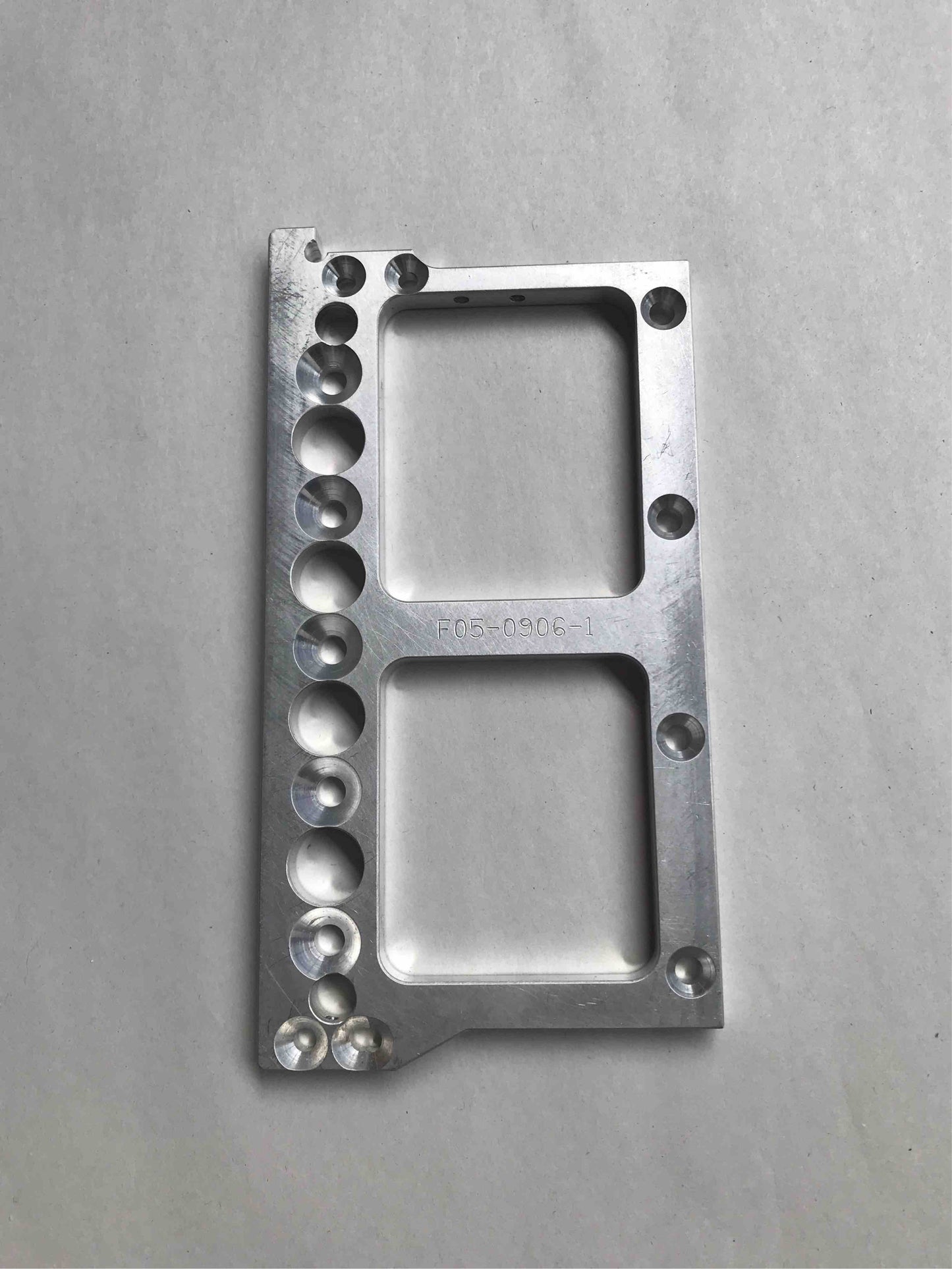 F05-0906-001 

Top jaw, side seal 