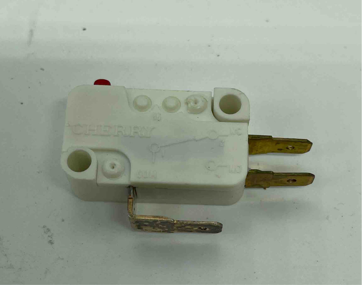 SW7642 

SAFETY SWITCH
SW7642, 20060 